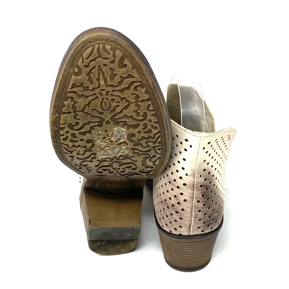 Mata Booties - Picture 5 of 8